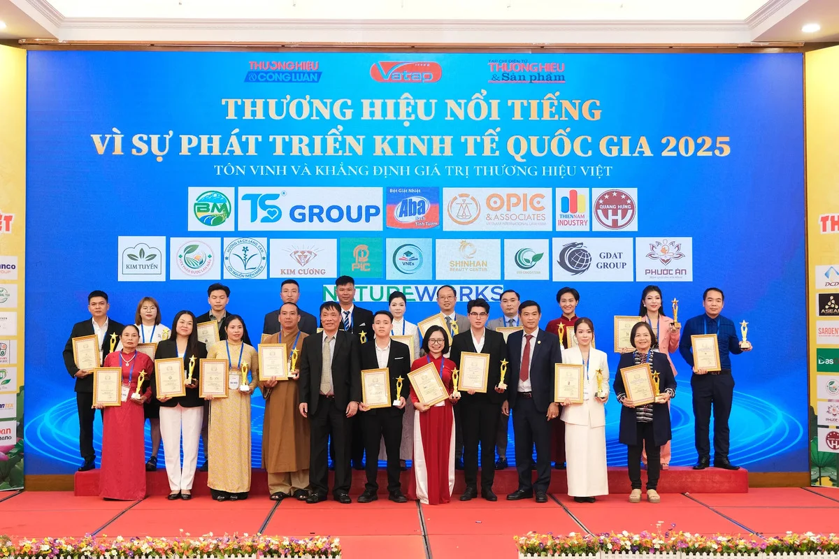 "Cú đúp" vinh danh của TS Group tại Top Thương hiệu & Sản phẩm Hàng đầu Việt Nam 2025